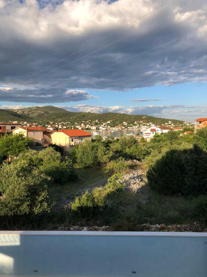 Apartmani Orosnjak Vinišće Exterior foto