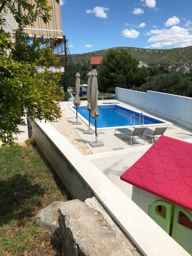 Apartmani Orosnjak Vinišće Exterior foto