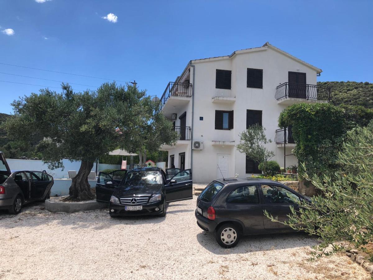 Apartmani Orosnjak Vinišće Exterior foto