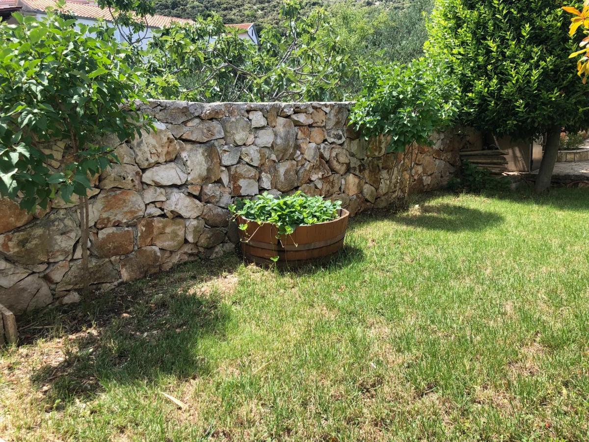 Apartmani Orosnjak Vinišće Exterior foto